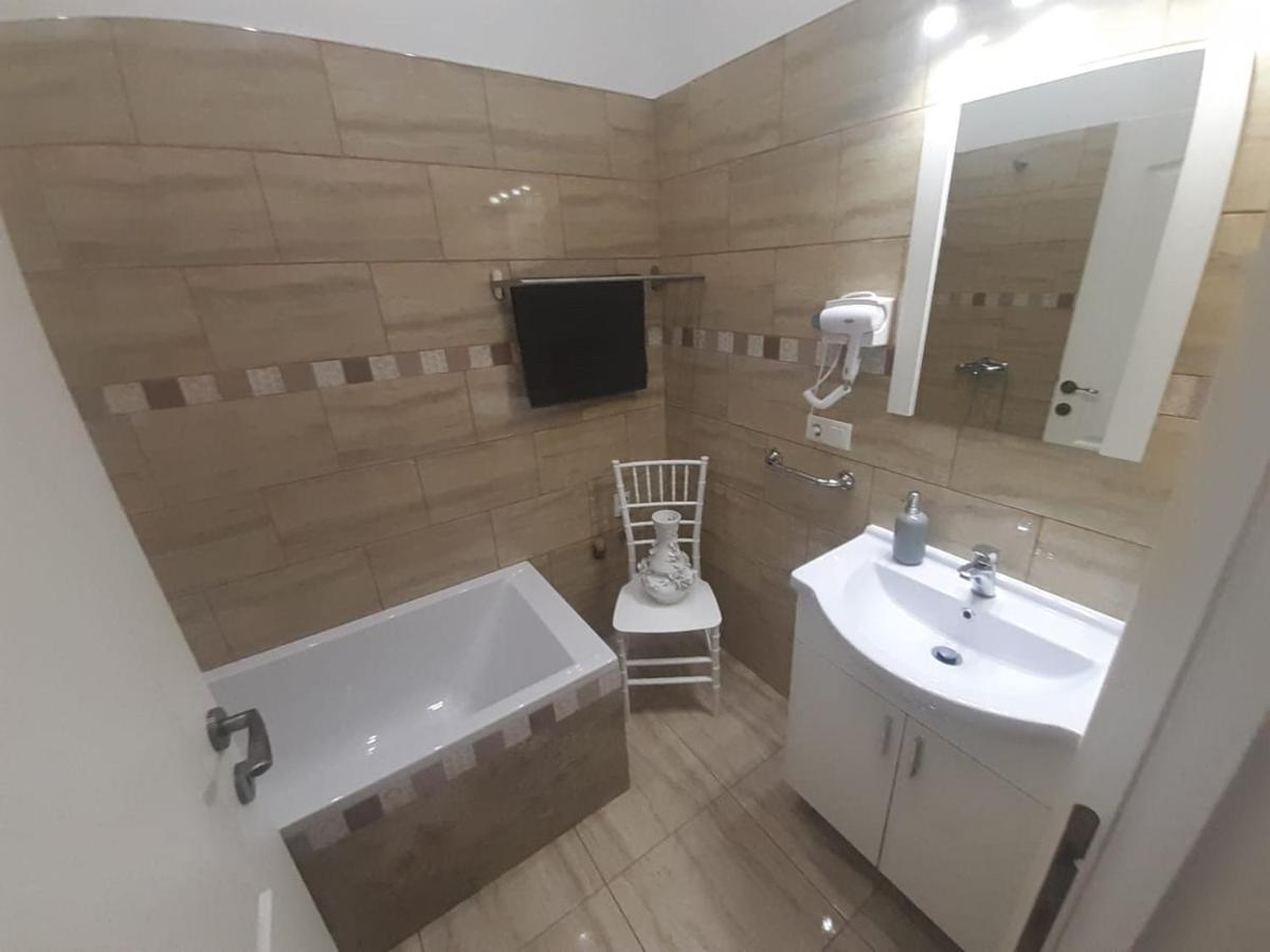 Apartament 2 Camere - Casa Divertis Buzau Luaran gambar